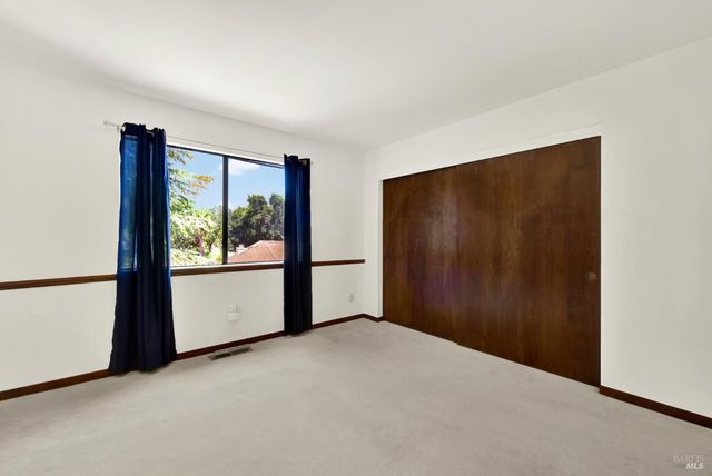 140 Alamo Dr, Vacaville, CA 95688