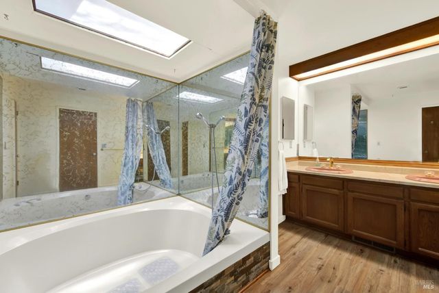 140 Alamo Dr, Vacaville, CA 95688
