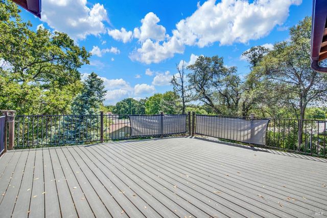 140 Alamo Dr, Vacaville, CA 95688
