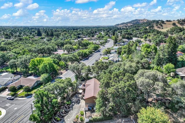 140 Alamo Dr, Vacaville, CA 95688