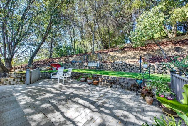 140 Alamo Dr, Vacaville, CA 95688