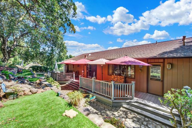 140 Alamo Dr, Vacaville, CA 95688