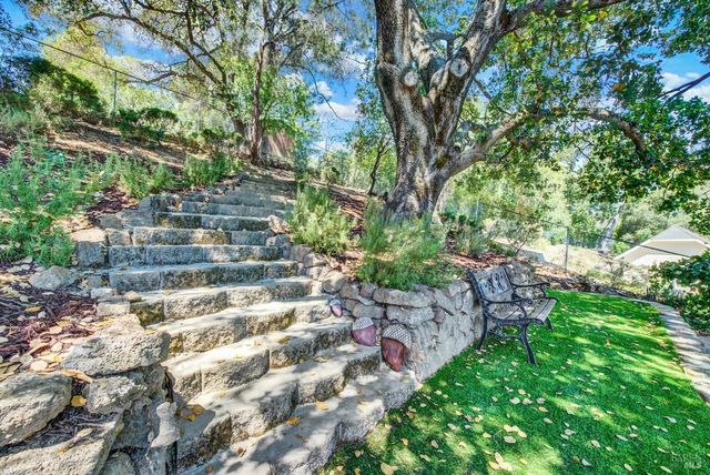 140 Alamo Dr, Vacaville, CA 95688