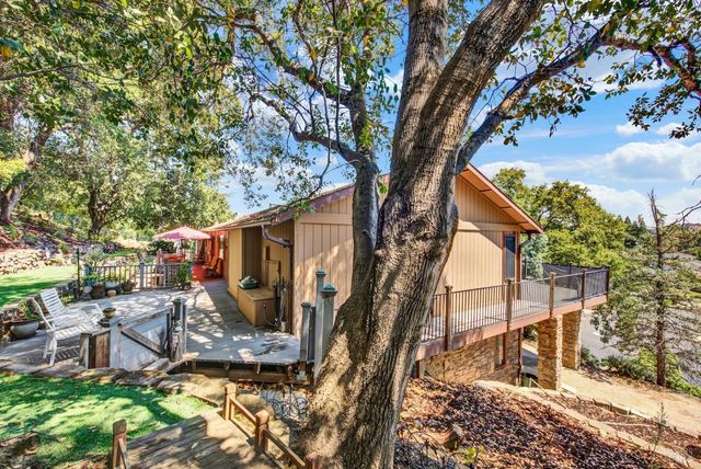 140 Alamo Dr, Vacaville, CA 95688