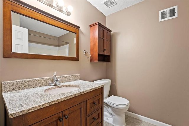 8804 NE 73rd Terrace, Kansas City, MO 64158