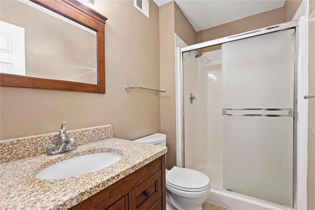 8804 NE 73rd Terrace, Kansas City, MO 64158