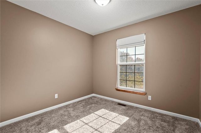 8804 NE 73rd Terrace, Kansas City, MO 64158