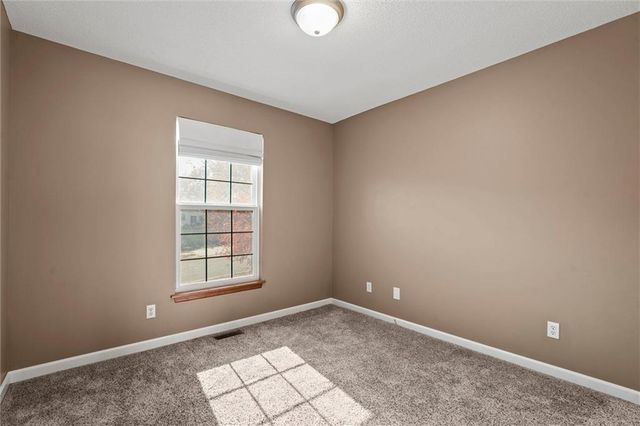 8804 NE 73rd Terrace, Kansas City, MO 64158