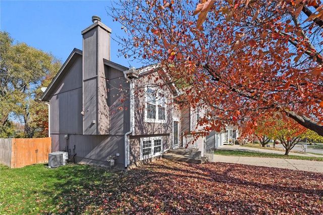 8804 NE 73rd Terrace, Kansas City, MO 64158