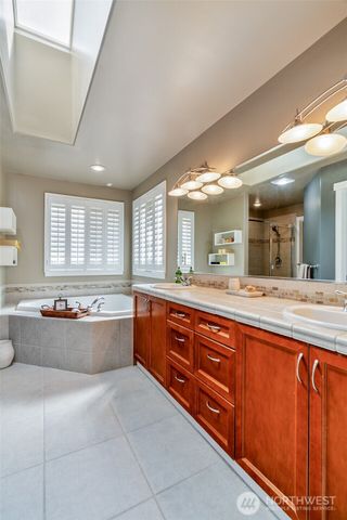12925 SE 216th Place, Kent, WA 98031
