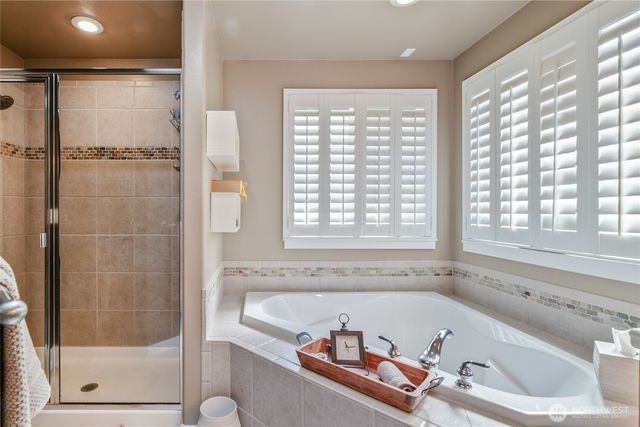 12925 SE 216th Place, Kent, WA 98031