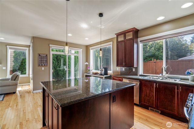 12925 SE 216th Place, Kent, WA 98031