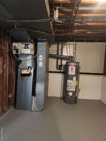 29600 Pine Street, Inkster, MI 48141