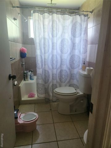 29600 Pine Street, Inkster, MI 48141