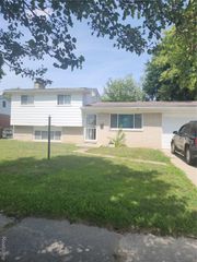 29600 Pine Street, Inkster, MI 48141