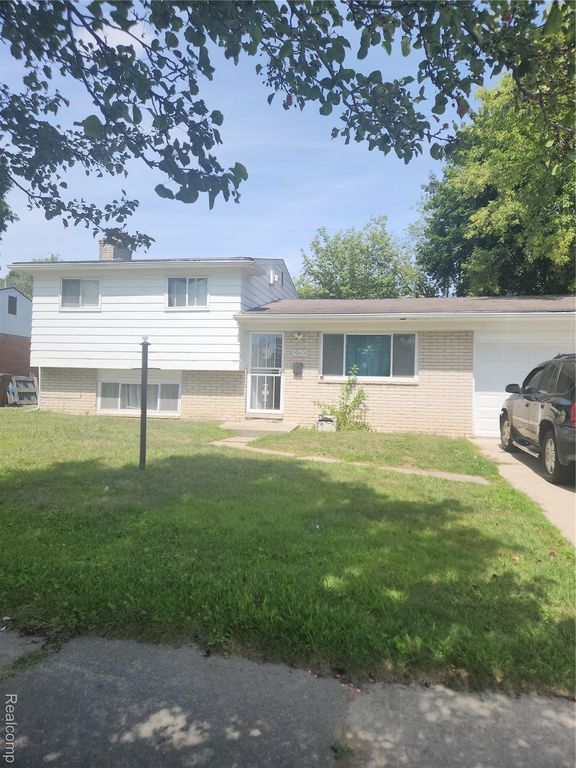 29600 Pine Street, Inkster, MI 48141