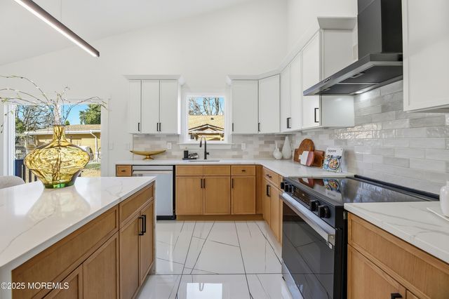 28 Brattle Avenue, Ewing, NJ 08638