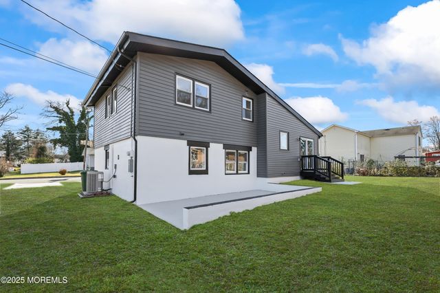 28 Brattle Avenue, Ewing, NJ 08638