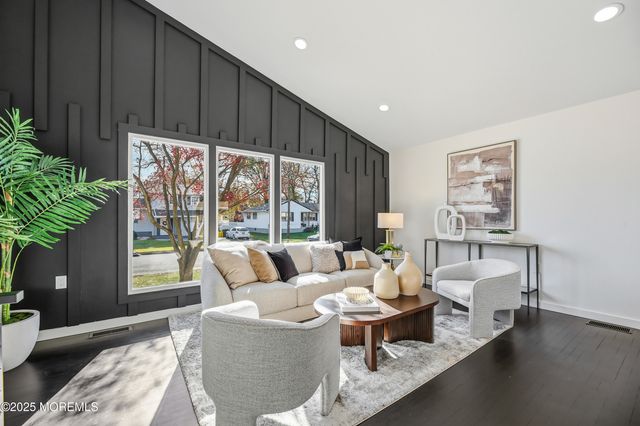 28 Brattle Avenue, Ewing, NJ 08638