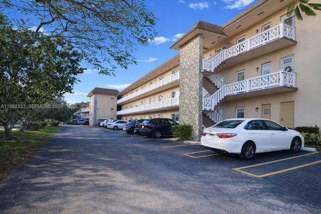 3530 NW 52nd Ave 509, Lauderdale Lakes, FL 33319