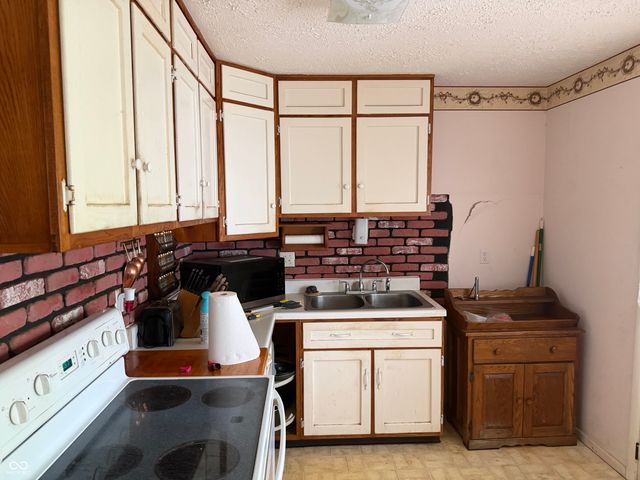 1420 Pierce Drive, Plainfield, IN 46168