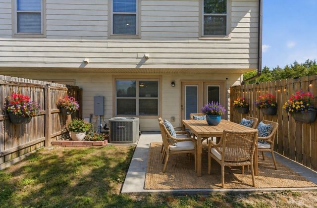 262 Signature Pl, Lebanon, TN 37087