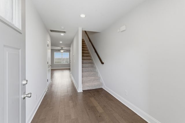 262 Signature Pl, Lebanon, TN 37087