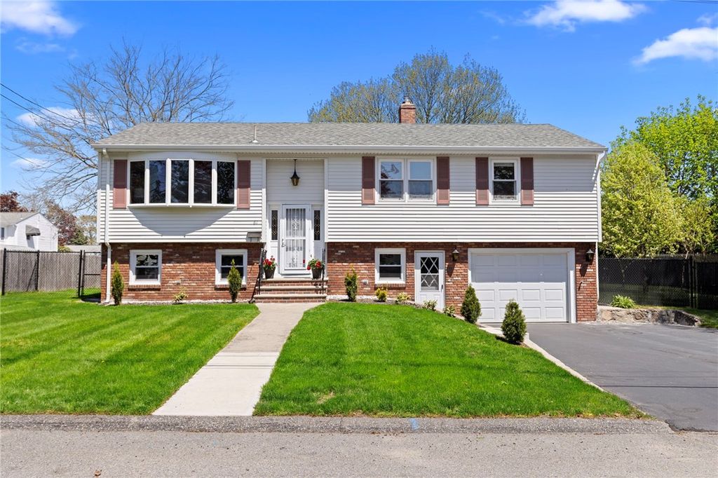 61 Argonne Street, Johnston, RI 02919
