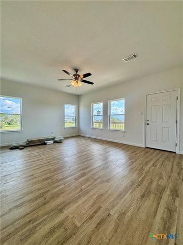 638 Swallow, Palacios, TX 77465