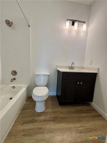 638 Swallow, Palacios, TX 77465