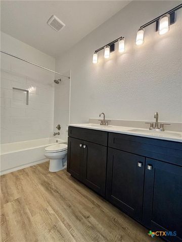 638 Swallow, Palacios, TX 77465