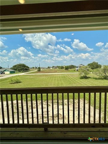 638 Swallow, Palacios, TX 77465