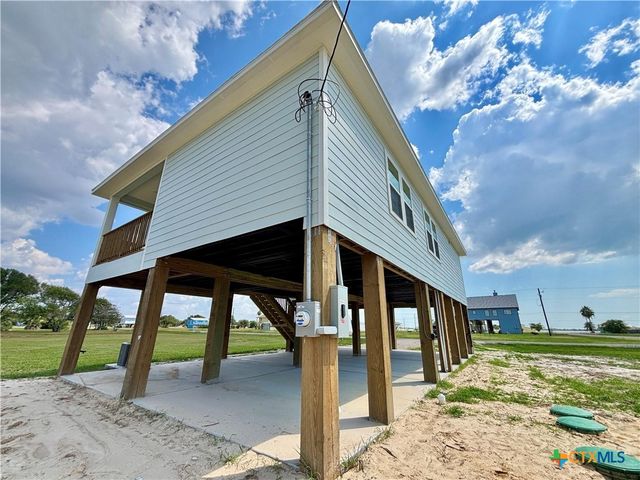 638 Swallow, Palacios, TX 77465