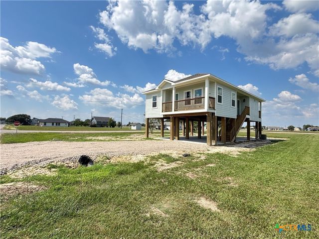 638 Swallow, Palacios, TX 77465