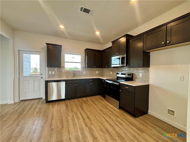 638 Swallow, Palacios, TX 77465