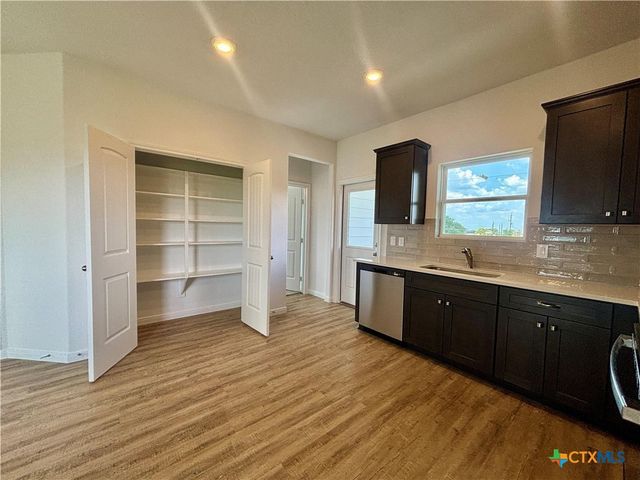 638 Swallow, Palacios, TX 77465