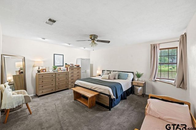 225 Francis Dr, Lindale, TX 75771