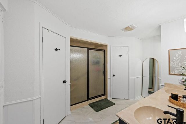 225 Francis Dr, Lindale, TX 75771
