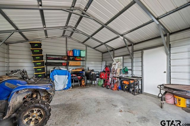 225 Francis Dr, Lindale, TX 75771