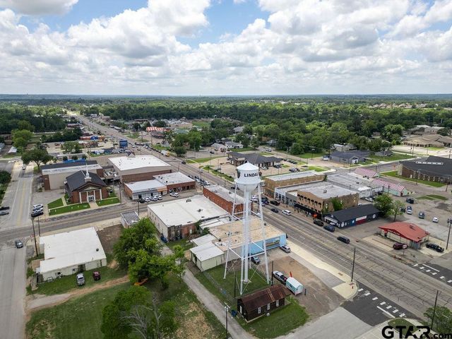 225 Francis Dr, Lindale, TX 75771