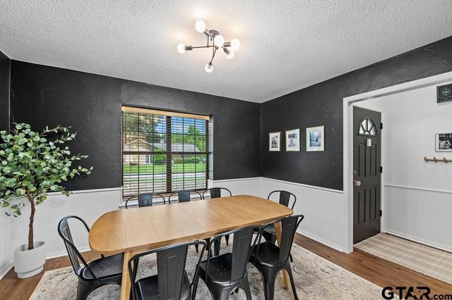 225 Francis Dr, Lindale, TX 75771
