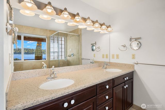 4835 Forest Avenue SE, Mercer Island, WA 98040