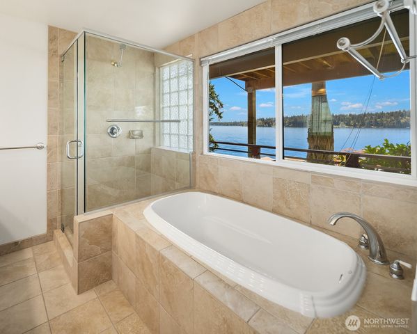 4835 Forest Avenue SE, Mercer Island, WA 98040