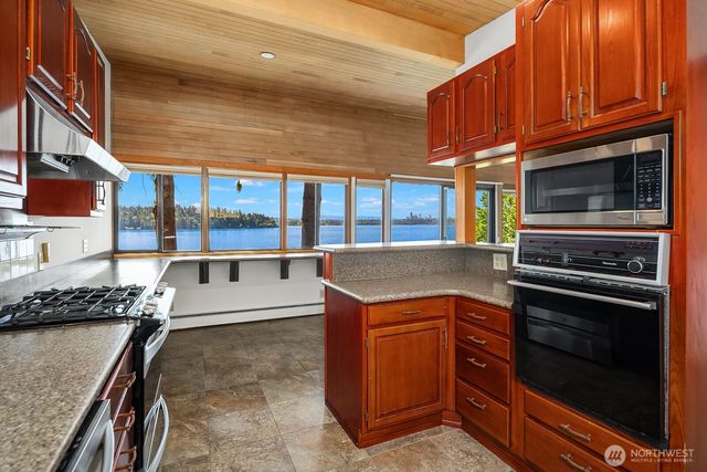 4835 Forest Avenue SE, Mercer Island, WA 98040