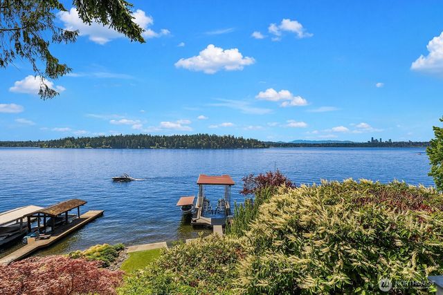 4835 Forest Avenue SE, Mercer Island, WA 98040