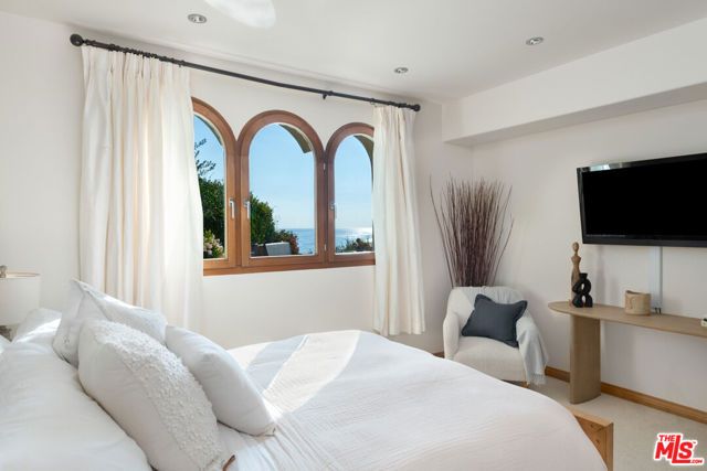 32804 Pacific Coast Highway, Malibu, CA 90265