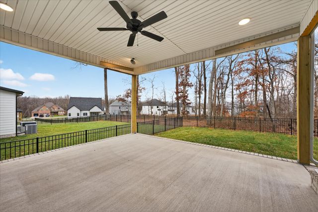 982 Alton Dr, Clarksville, TN 37043