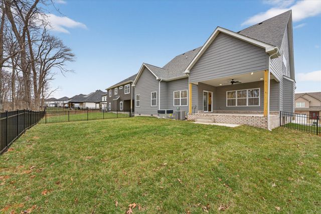 982 Alton Dr, Clarksville, TN 37043