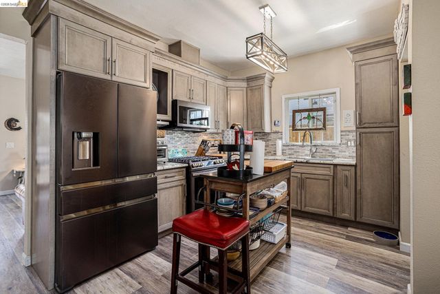 710 D St, Antioch, CA 94509