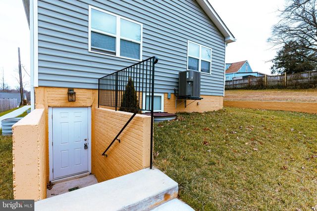 5705 CRESTWOOD PL, Riverdale, MD 20737